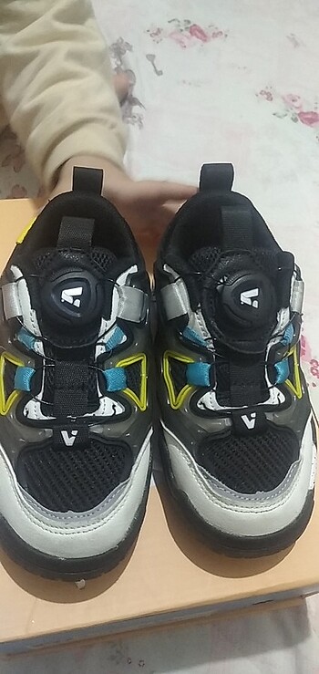 Erkek çocuk spor ayakkabısı