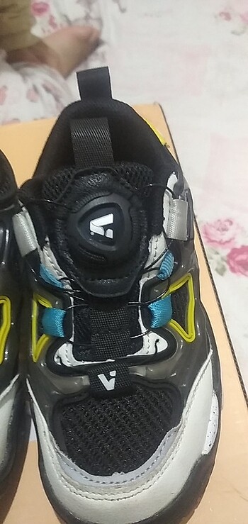27 Beden Erkek çocuk spor ayakkabısı