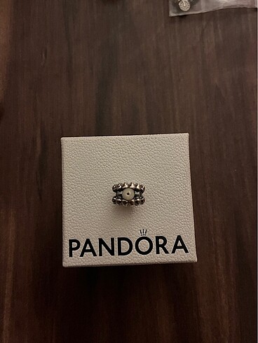 Pandora İncili istiridye charm