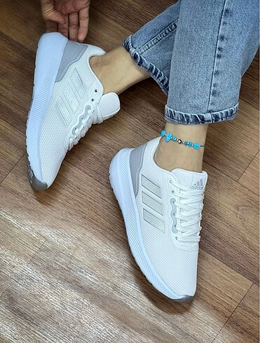 37 Beden çeşitli Renk Adidas ithal ürün