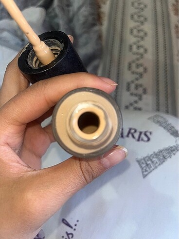  Beden Mac serum powered fondöten