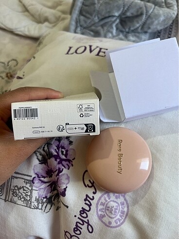  Beden Renk Rare silky touch highlighter exhilarate
