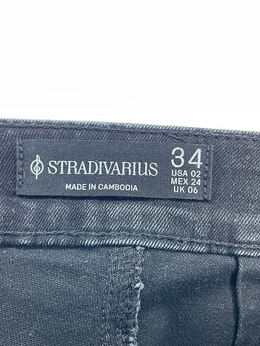 34 Beden siyah Renk Stradivarius Jean / Kot %70 İndirimli.