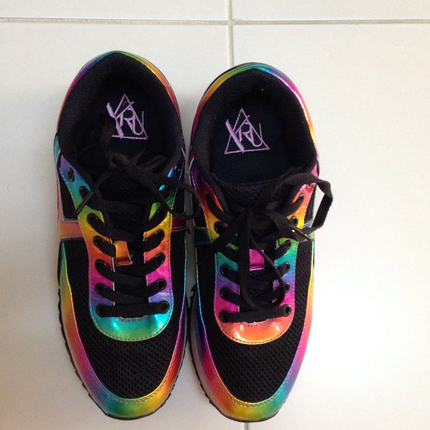 YRU Sneakers
