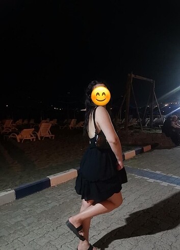 m Beden Siyah v yaka sırtı bağlamalı kısa elbise