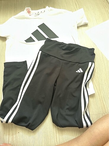 11-12 Yaş Beden Adidas 11-12