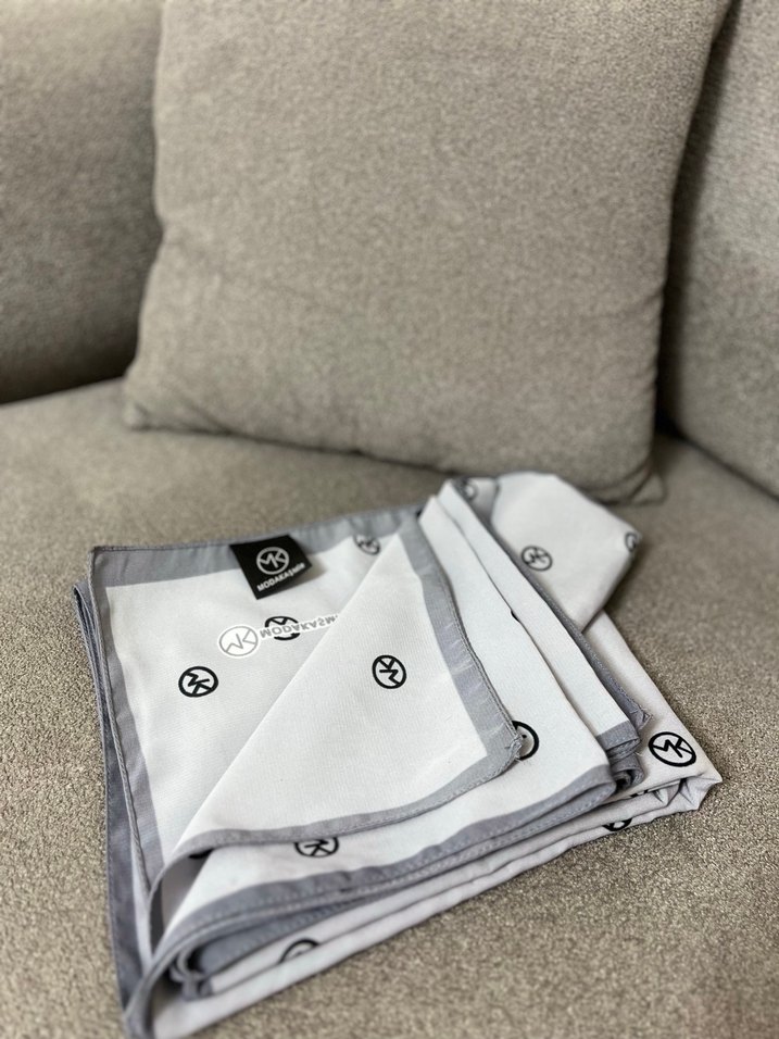 Gri mk baskılı şal - Görsel 2