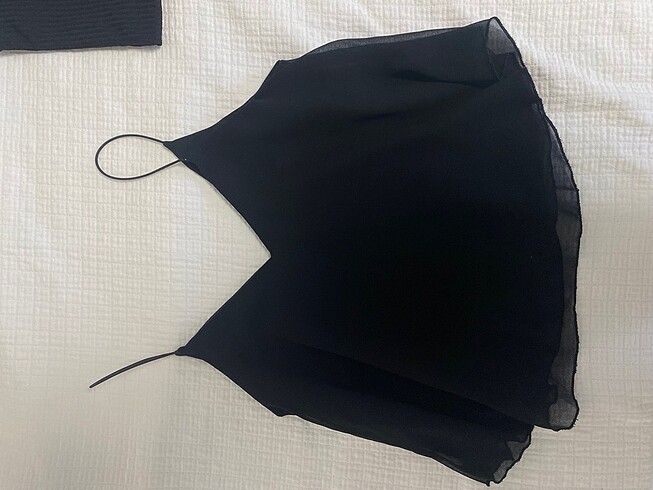 Bershka Askılı tül detaylı siyah bluz