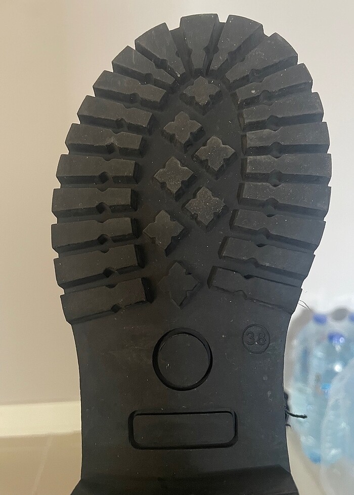 Siyah Bot - Görsel 3