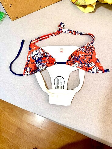 Kom Bikini takımı