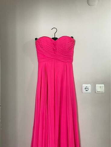 Pembe elbise/abiye