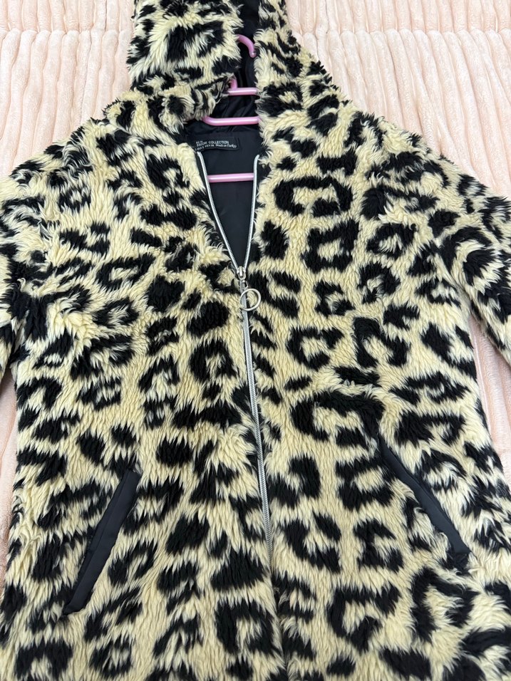 Kapüşonlu Leopar Desenli Kadın Mont - Görsel 2