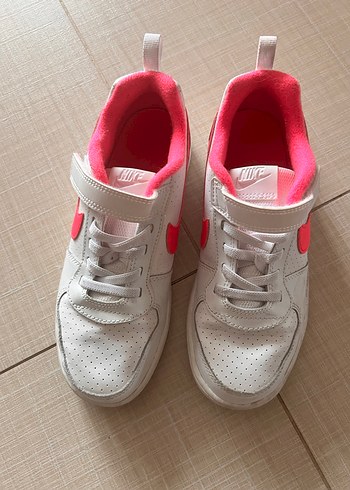 Kız Çocukları için Pembe Detaylı Spor Ayakkabı - Görsel 3