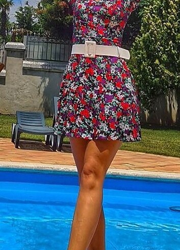 Cicekli elbise