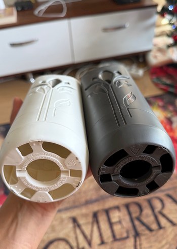 Beyaz ve Gri Çiçek Desenli airwick sprey - Görsel 2