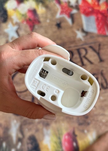 Beyaz ve Gri Çiçek Desenli airwick sprey - Görsel 3