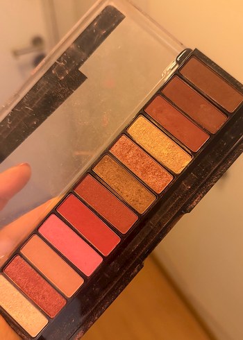 Bej Tonlarda Göz Farı Paleti - Görsel 2