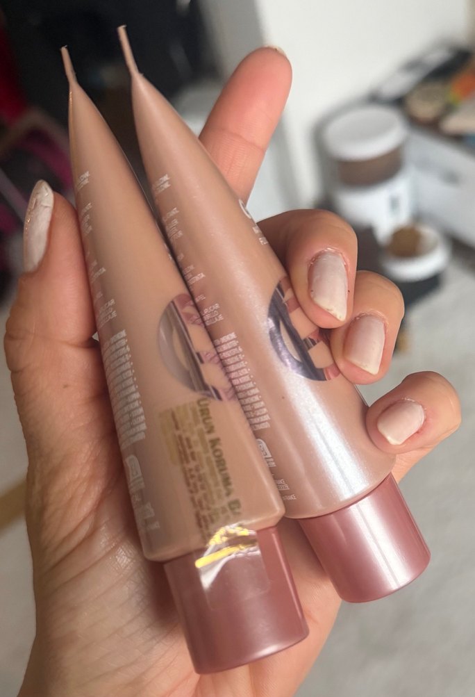 L'Oréal Glotion 902 Açık Işık Veren Sıvı - Görsel 3