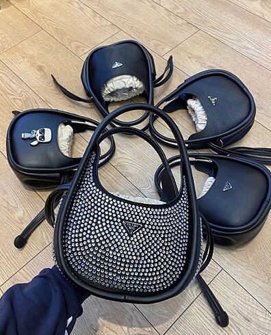 Prada Prada taşlı çanta