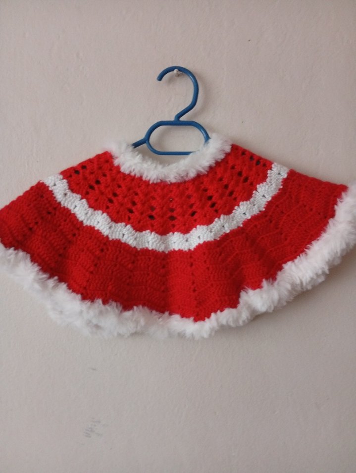 Kız Çocuk Kırmızı beyaz Örgü Pelerin ve bere - Görsel 4