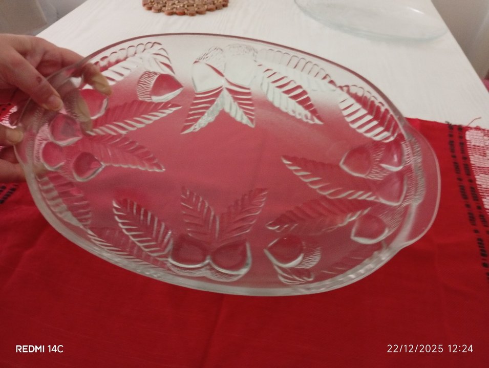 Nakış Desenli Şeffaf Cam Tabak - Görsel 2