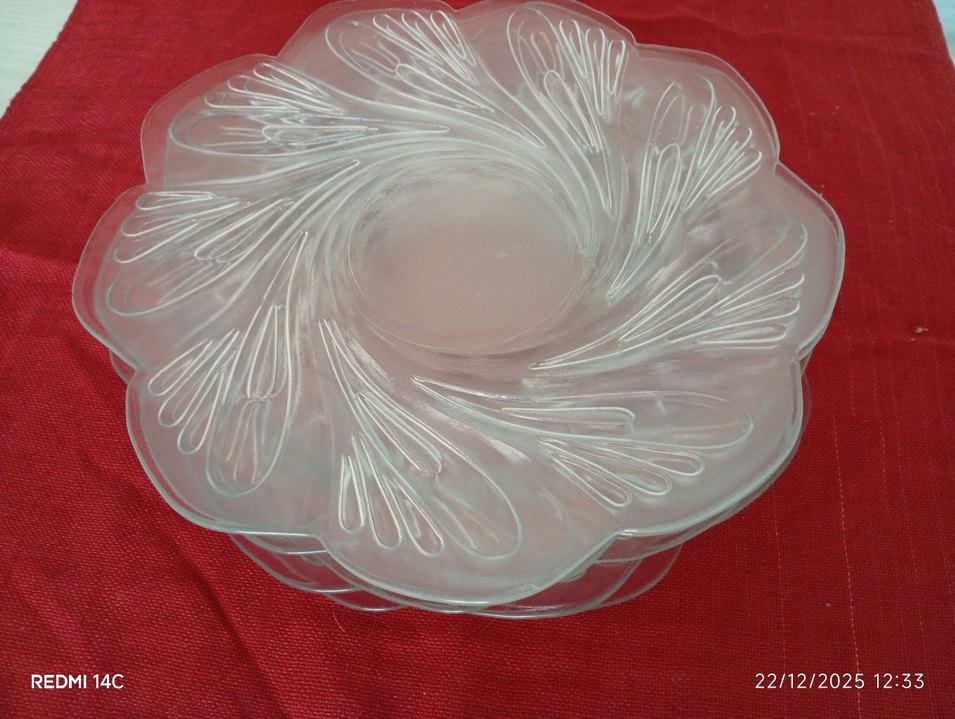 Vintage beyaz desenli tabak seti - Görsel 2