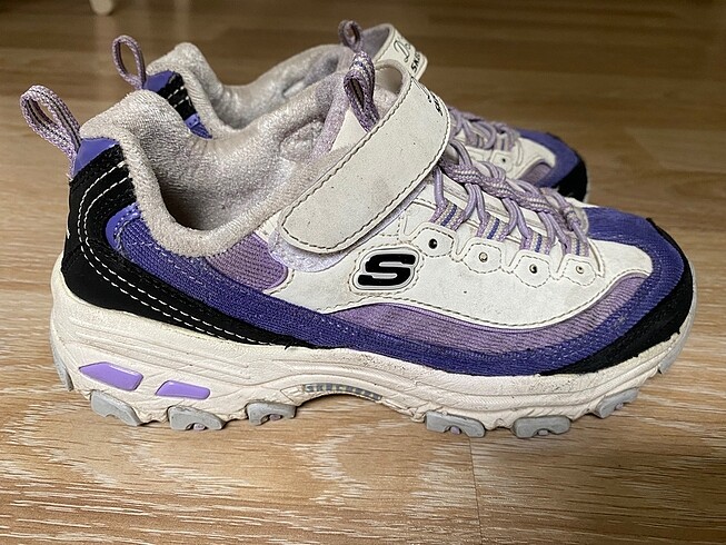 Skechers