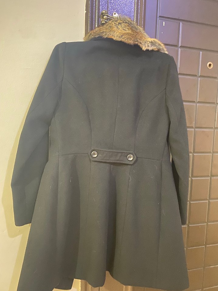 Kürk Yaka Detaylı Siyah Kaban - Görsel 2