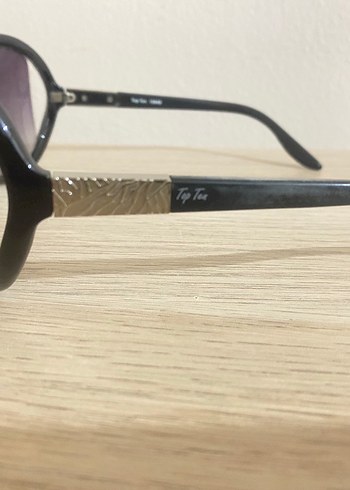 Şeffaf Bej ve Gri Minimalist Kadın Gözlüğü - Görsel 2