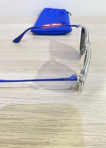 Şeffaf Çerçeveli Mavi Kadın Güneş Gözlüğü - Görsel 5