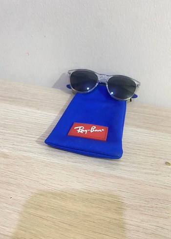 Şeffaf Çerçeveli Mavi Kadın Güneş Gözlüğü - Görsel 4