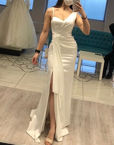 Nikah elbisesi ( 1 saatlik kullanıldı)