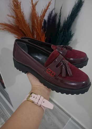 Bordo Püsküllü Kadın Klasik Topuklu Ayakkabı