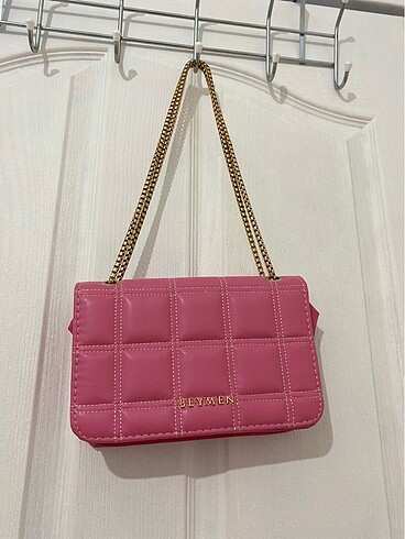 pembe çanta
