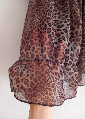 Kahverengi Leopar Desenli Volanlı Bluz - Görsel 4