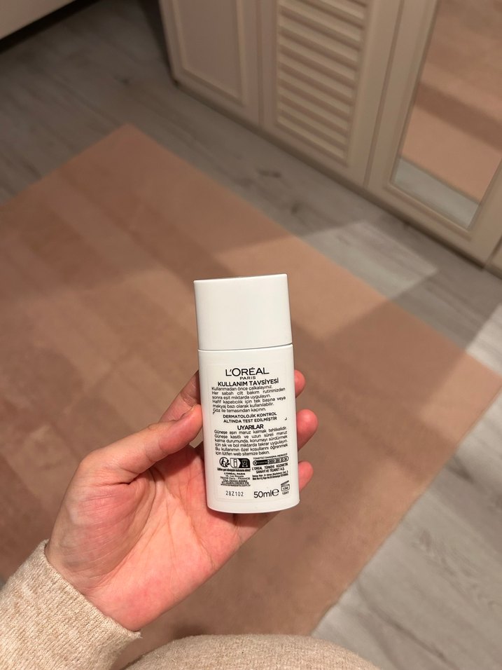 L'Oréal Bright Reveal SPF 50 Orta Tonlu Yüz Kremi - Görsel 5
