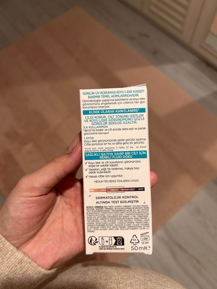 L'Oréal Bright Reveal SPF 50 Orta Tonlu Yüz Kremi - Görsel 3