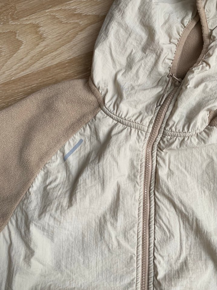 Bej Fermuarlı Kapüşonlu Kadın İnce Mont - Görsel 2