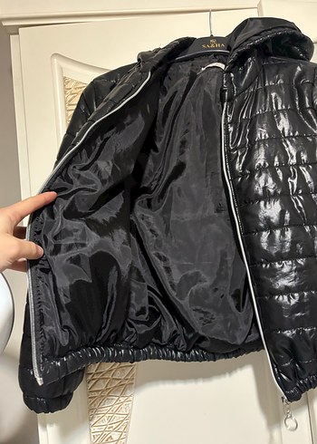 Siyah Kapüşonlu Mini Fermuarlı Kadın Mont - Görsel 7