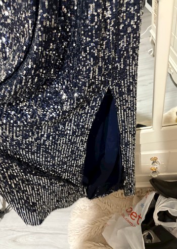 Lacivert Yılan Desenli Uzun Drapeli Abiye Elbise - Görsel 4