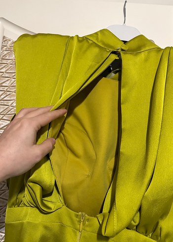 Sarı Parlak Drapeli Uzun Abiye Elbise - Görsel 5