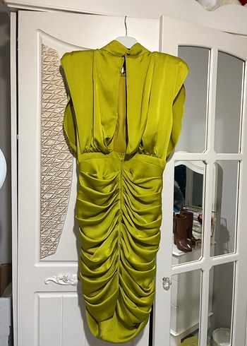 Sarı Parlak Drapeli Uzun Abiye Elbise - Görsel 4