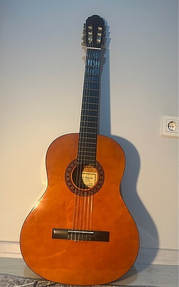 Az kullanılmış manuel elmundo klasik gitar