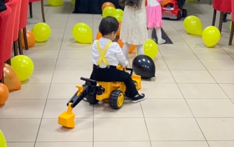  Beden Oyuncak kepçe