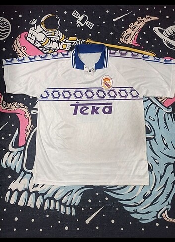 Real Madrid 90s roberto carlos oldschool jersey
