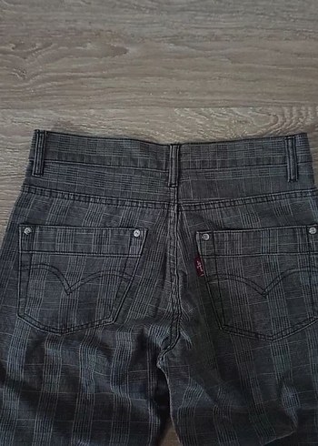 Levis 30