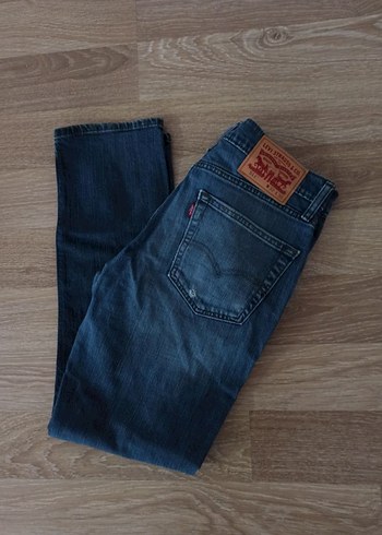 Levis 32