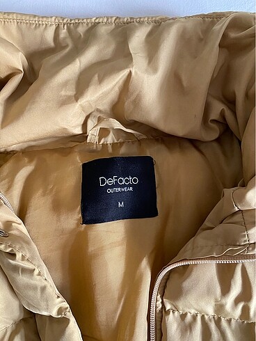 Defacto defacto mont