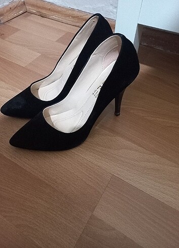 36 Beden siyah Renk Siyah süet 36 numara stiletto