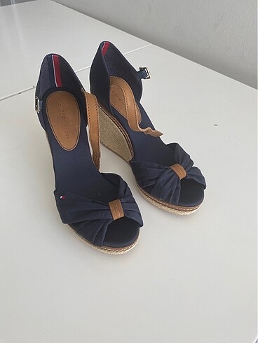 37,5 Beden Tommy Hilfiger sandalet